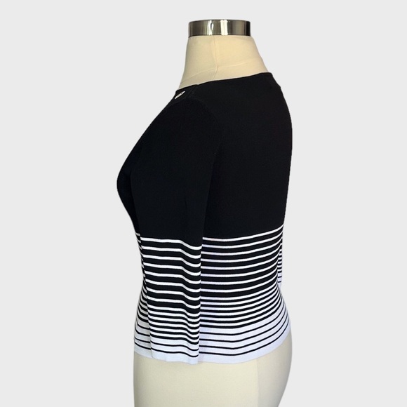 Finity Grommet Contrast Monochrome Stripe Top - XL - Picture 4 of 6